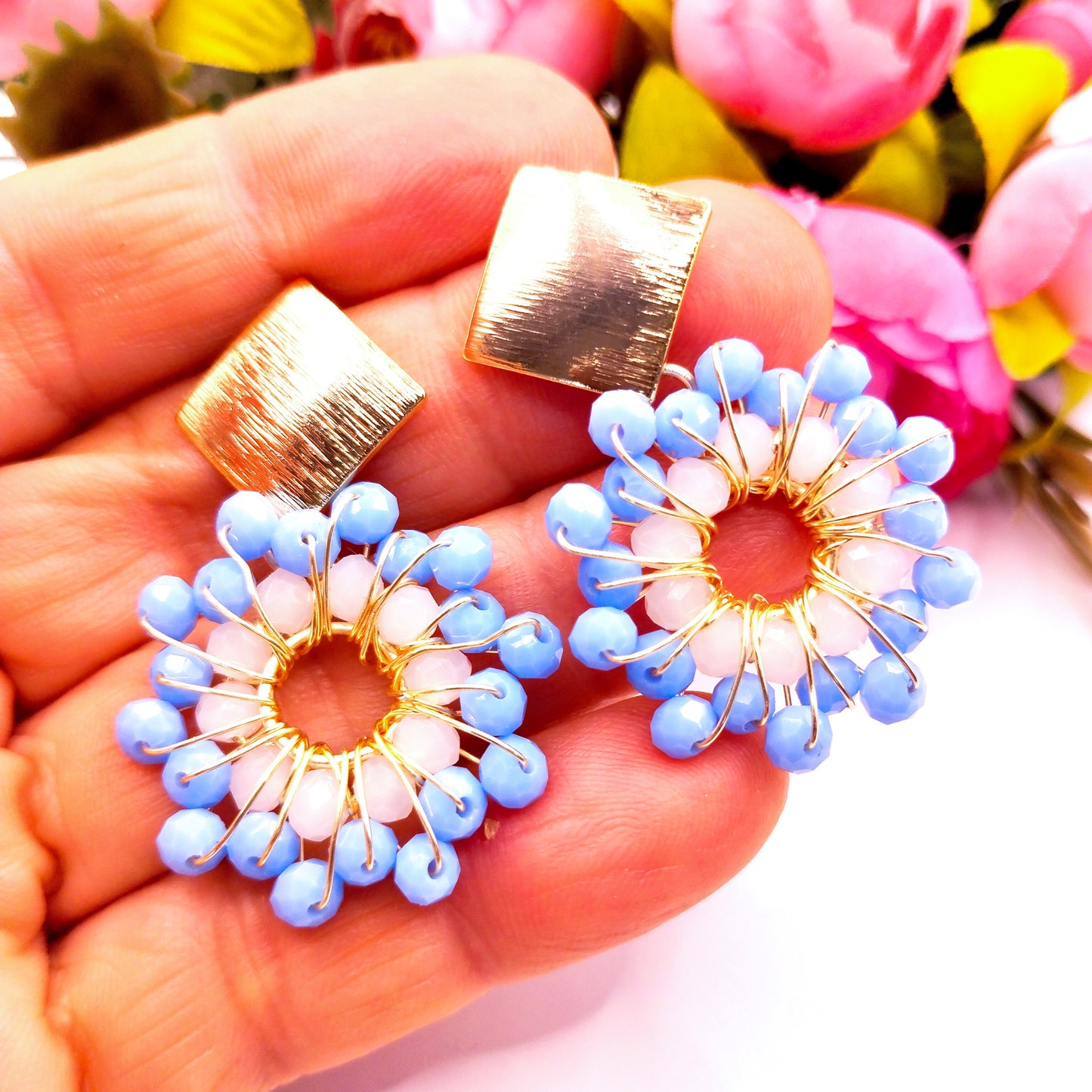 Aros Con Forma de Flor y Base con Forma de Diamante