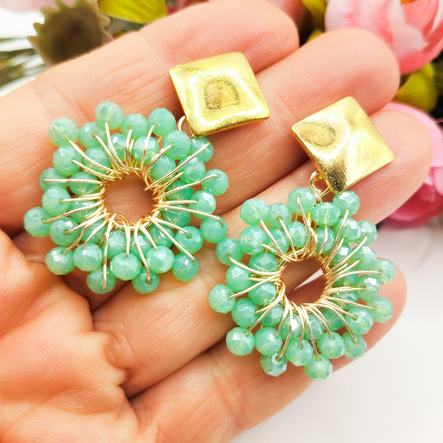 Aros Con Forma de Flor y Base con Forma de Diamante