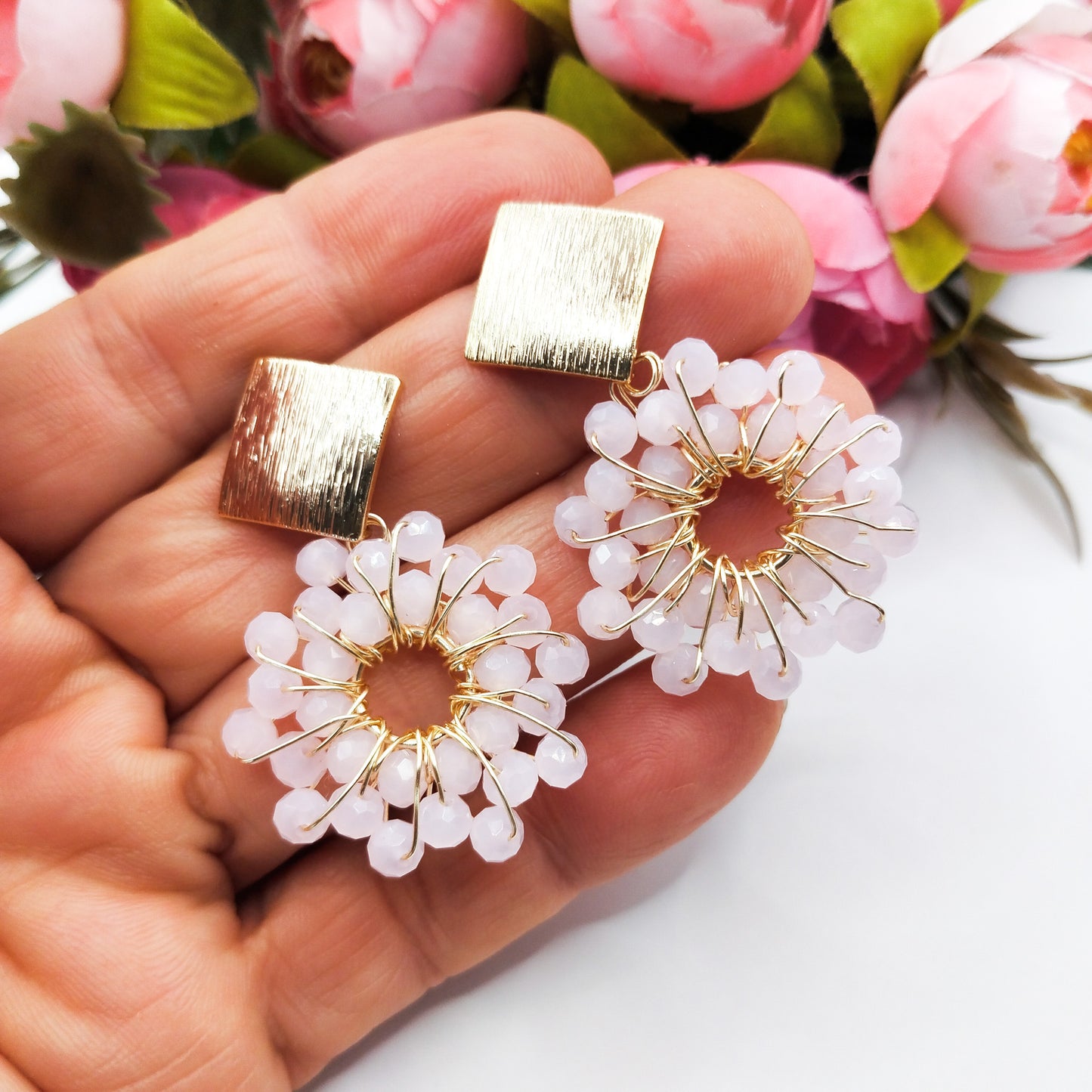 Aros Con Forma de Flor y Base con Forma de Diamante