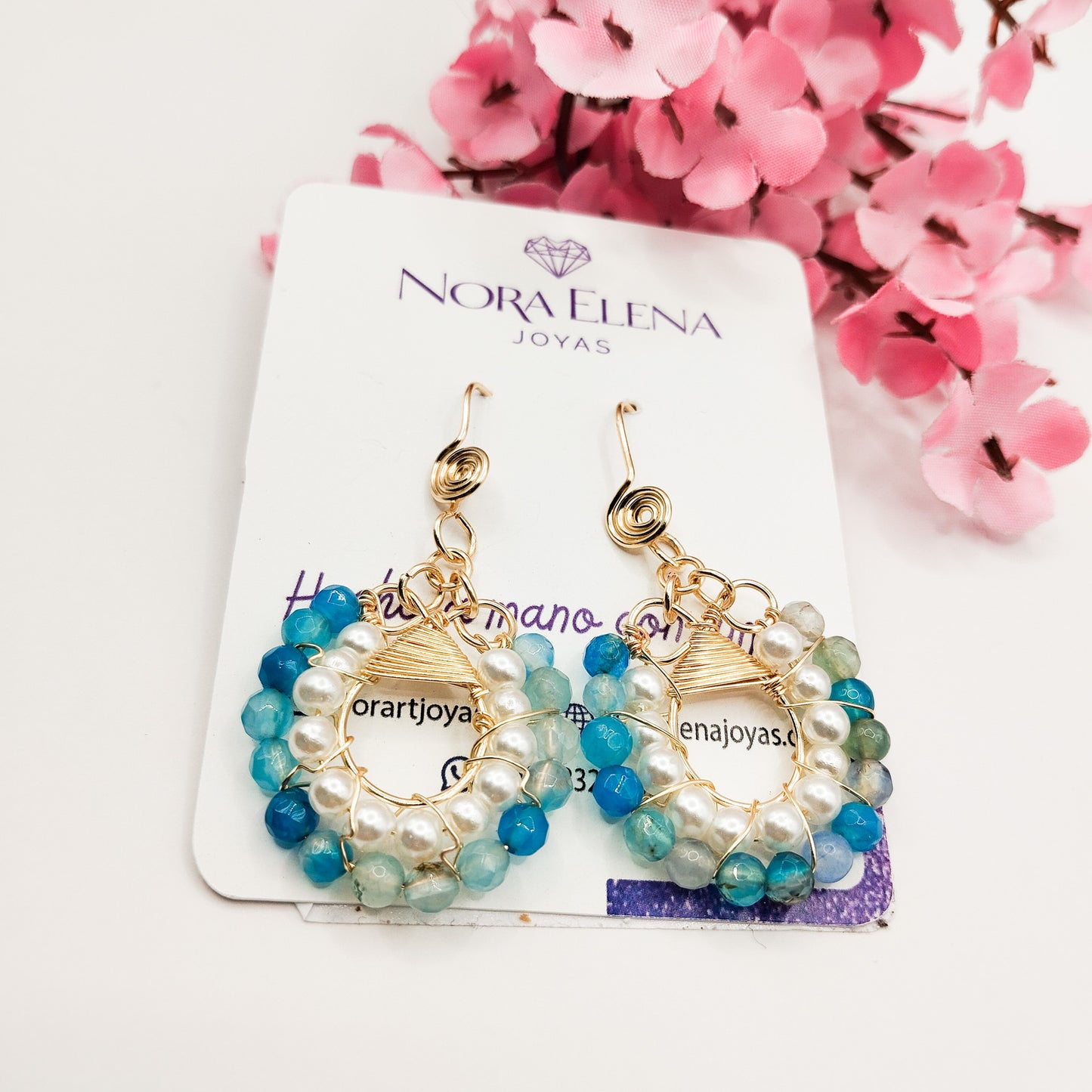 Aros con Perlas y Ágatas en Forma de Flor