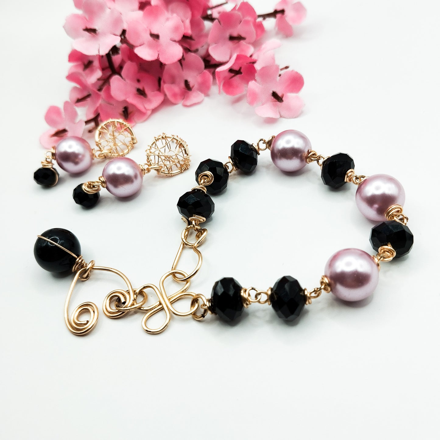Conjunto de Pulsera y Aros con Perlas Shell y Cristales Checos