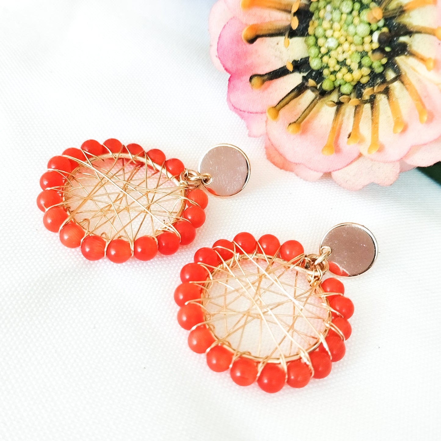 Aros Redondos Con Piedras Jades Entorchadas Con Alambre