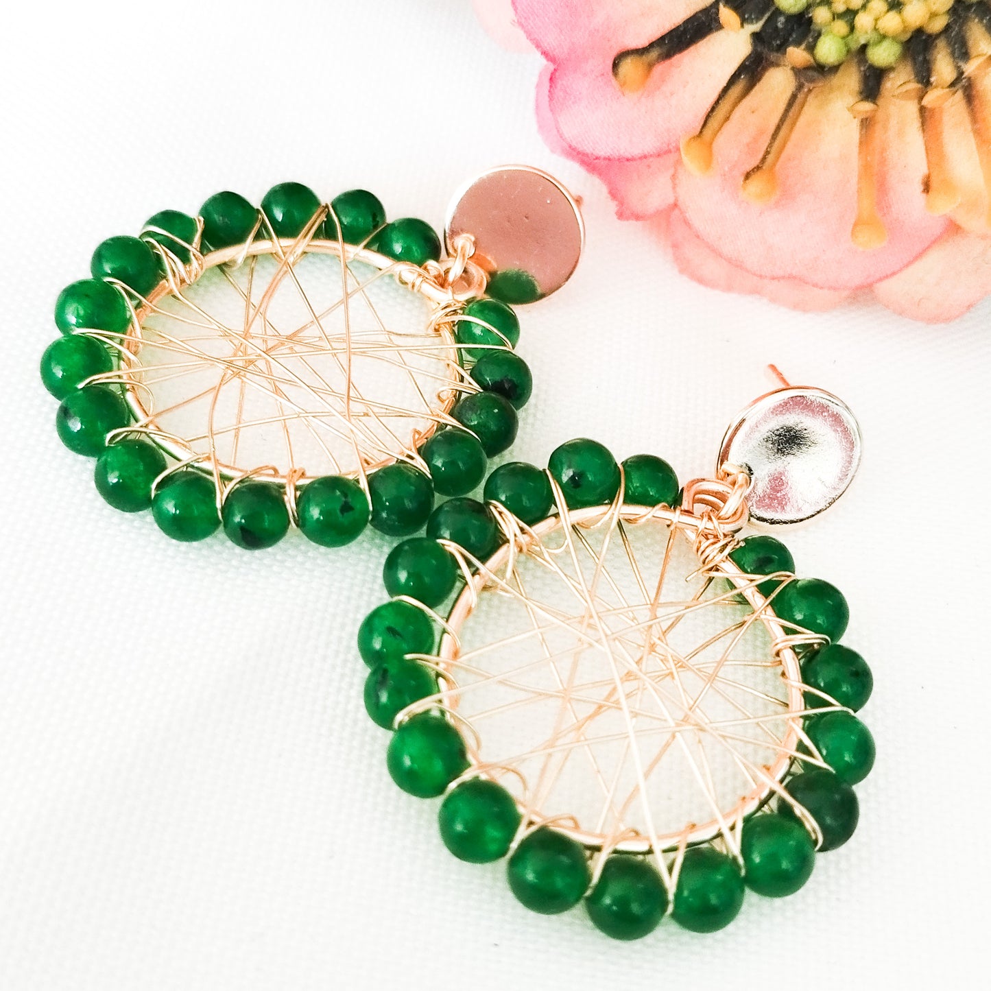 Aros Redondos Con Piedras Jades Entorchadas Con Alambre
