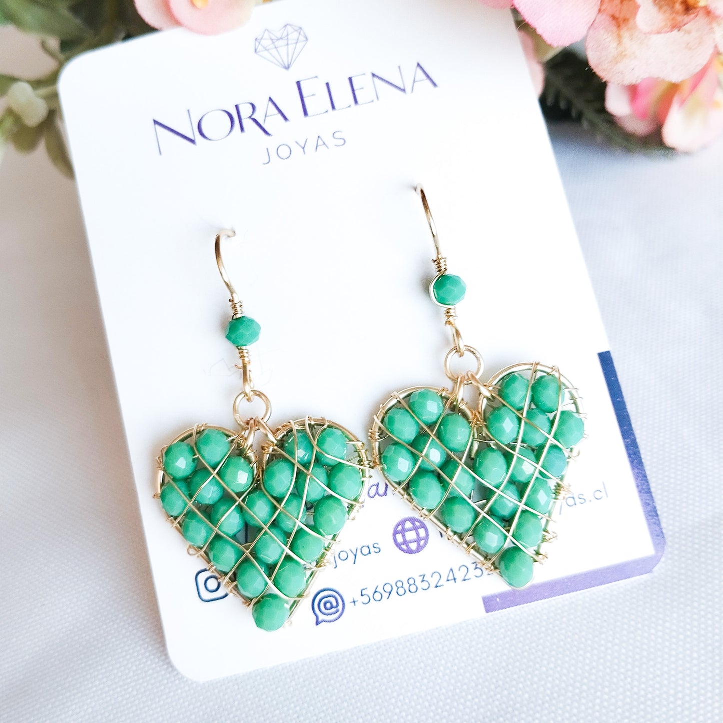 Aros Medianos de Corazón Rellenos Con Cristales Y Pin en Forma de Anzuelo Con Baño de Oro