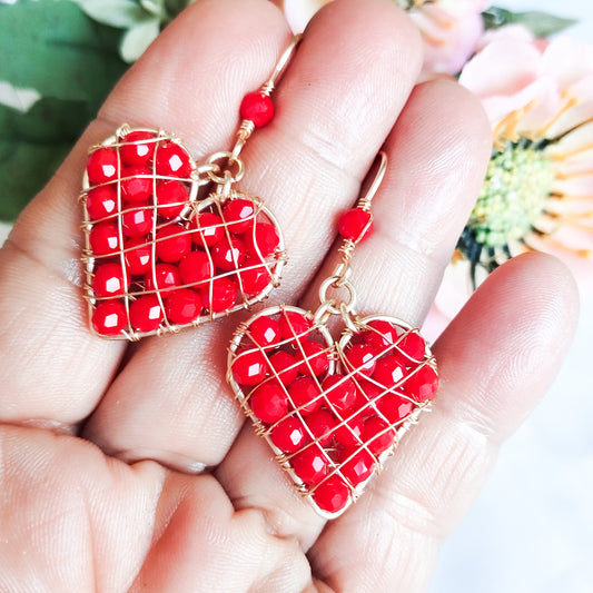 Aros Medianos de Corazón Rellenos Con Cristales Y Pin en Forma de Anzuelo Con Baño de Oro