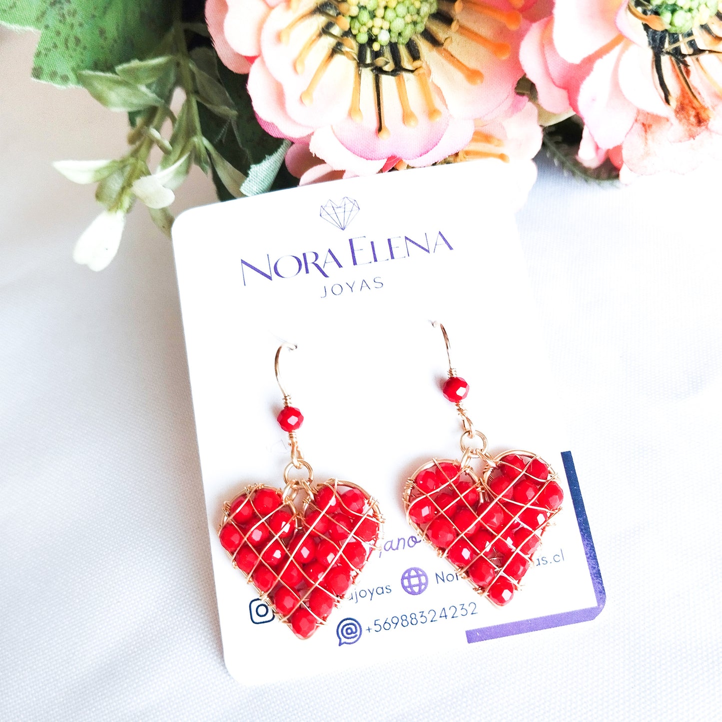 Aros Medianos de Corazón Rellenos Con Cristales Y Pin en Forma de Anzuelo Con Baño de Oro