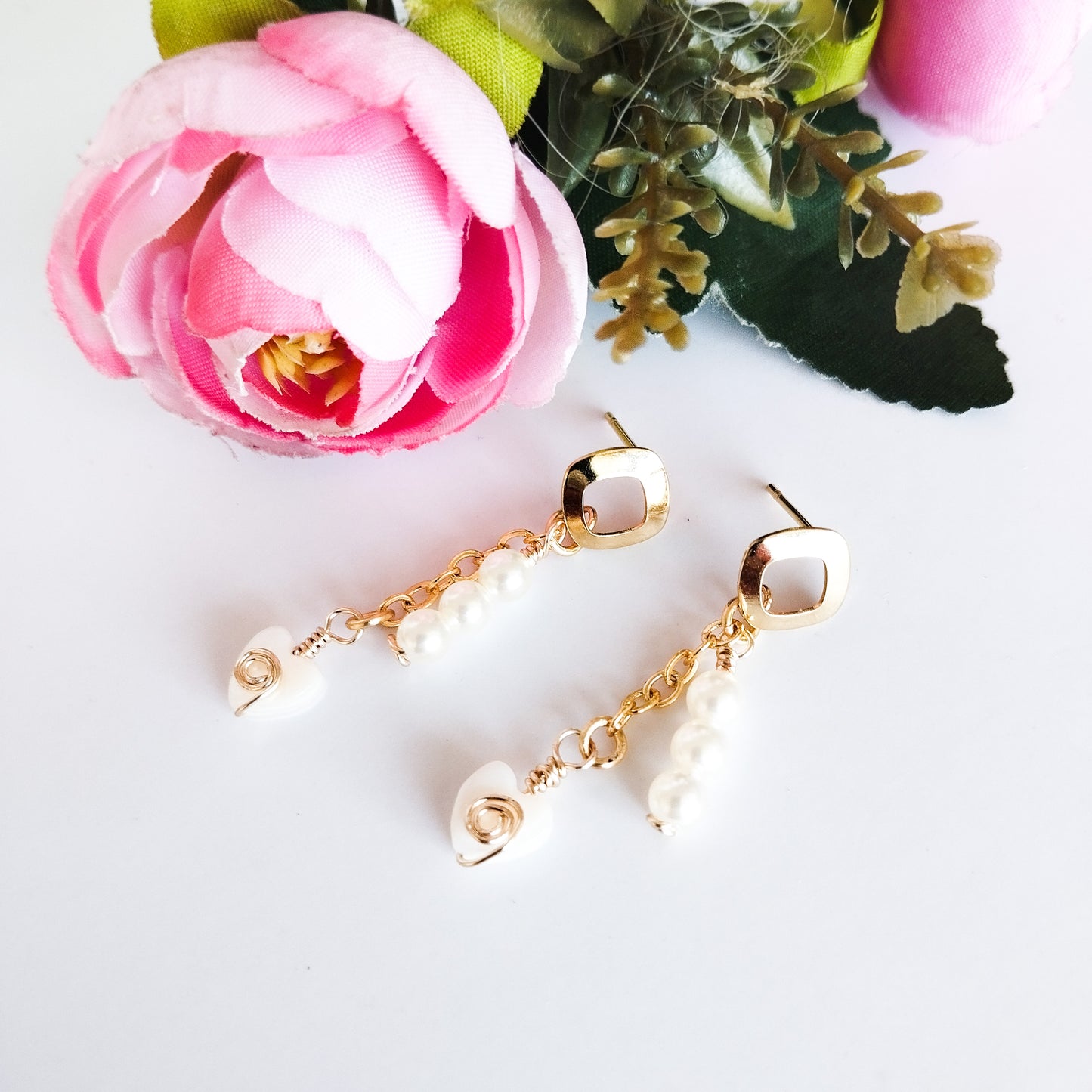 Juego de Collar Y Aros Del Día de Las Madres Con Perlas Shell Y Baño de Oro
