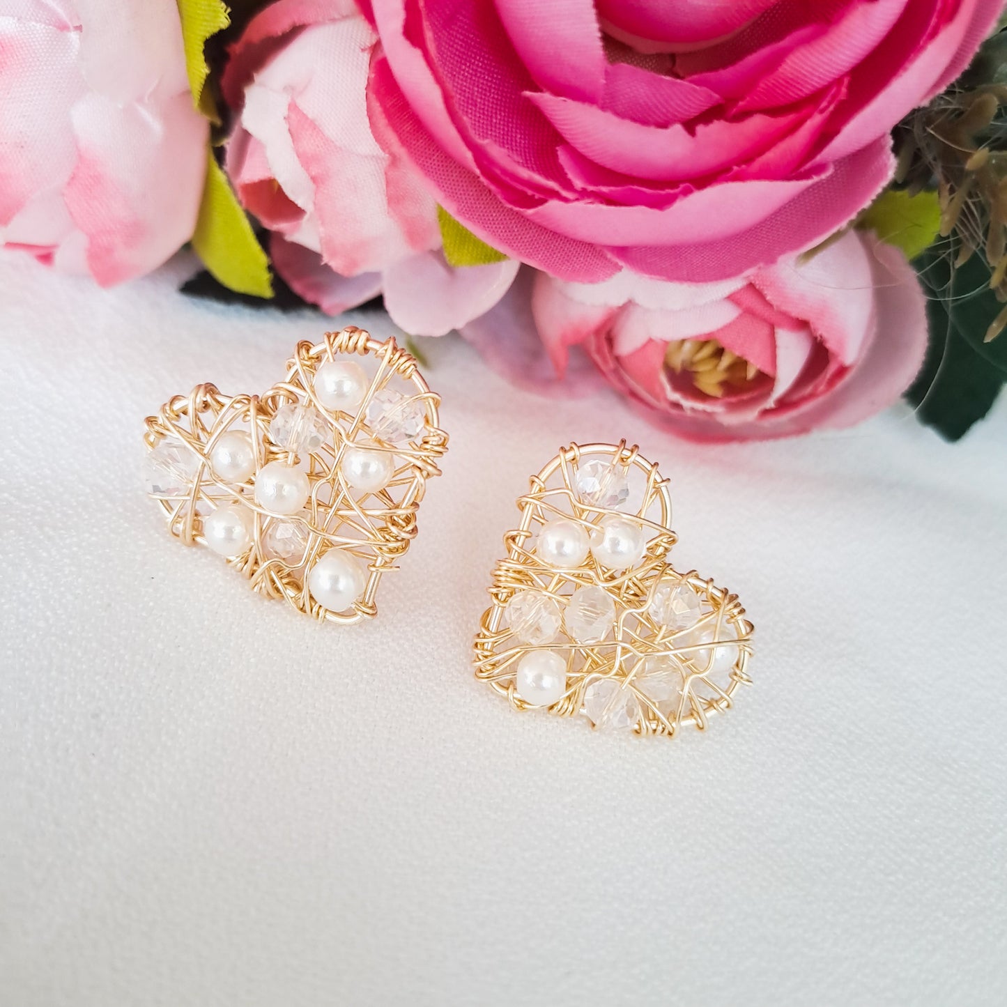Aros en Forma de Corazón Con Cristales Checos y Perlas