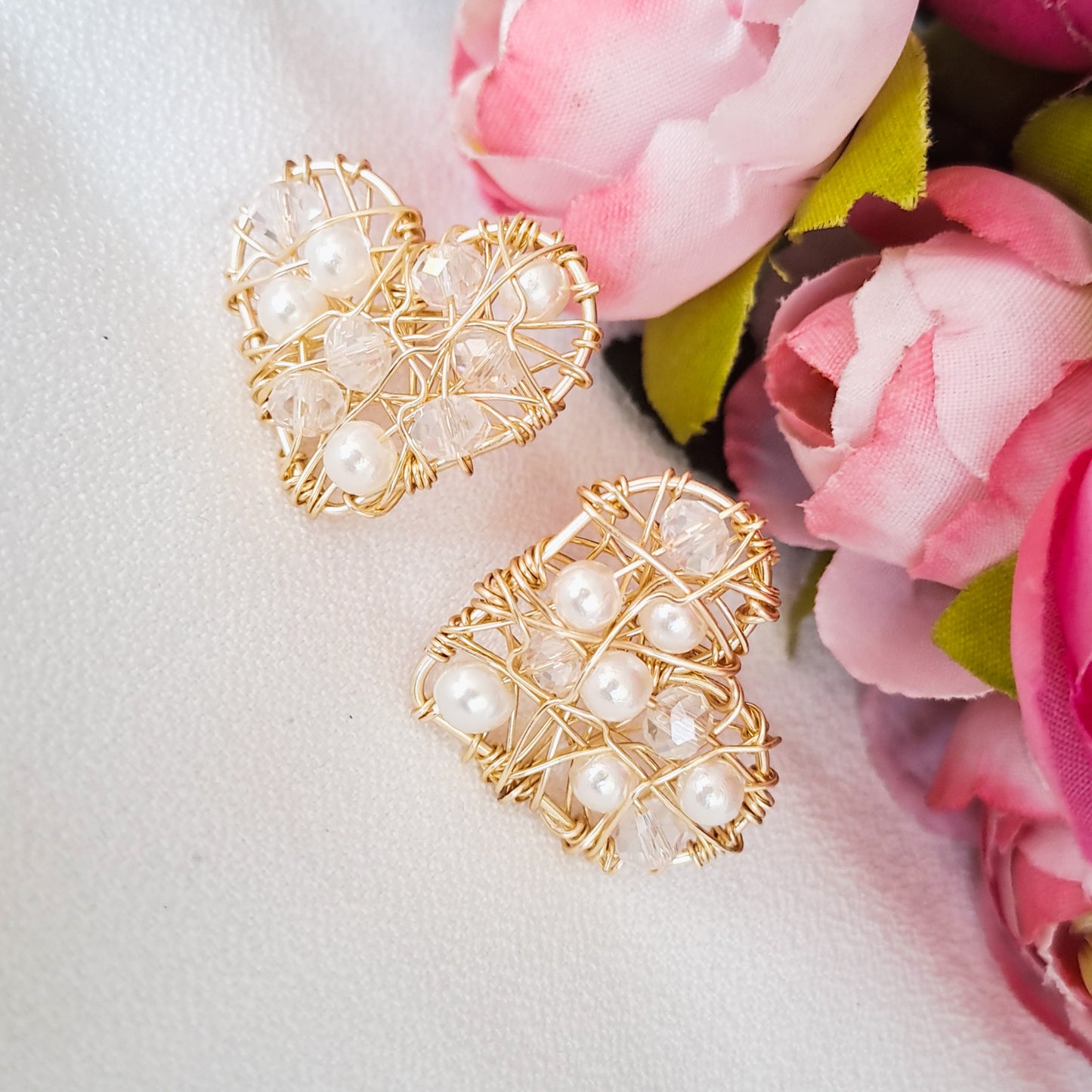 Aros en Forma de Corazón Con Cristales Checos y Perlas
