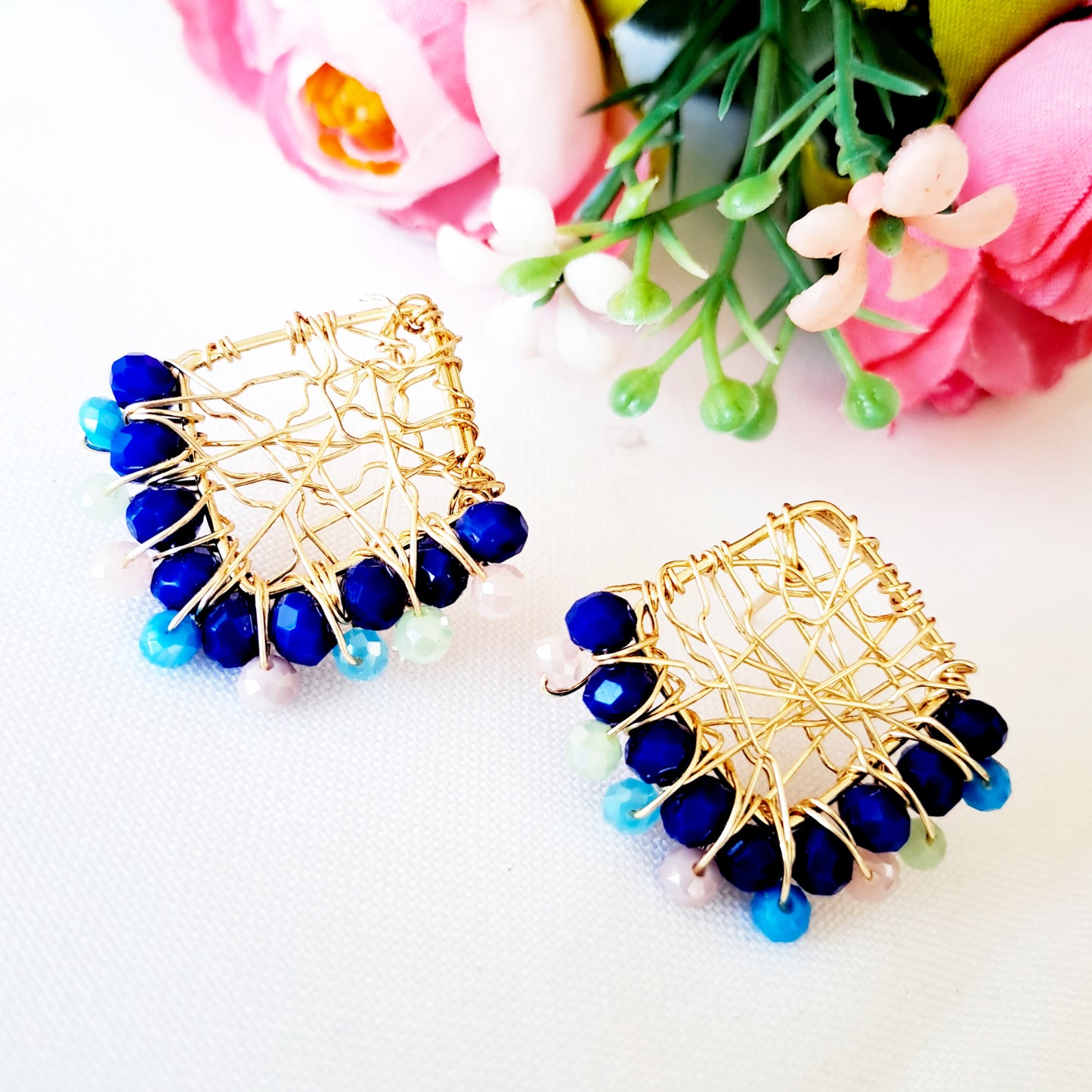 Aros Con Forma Cuadrada Y Cristales Entorchados