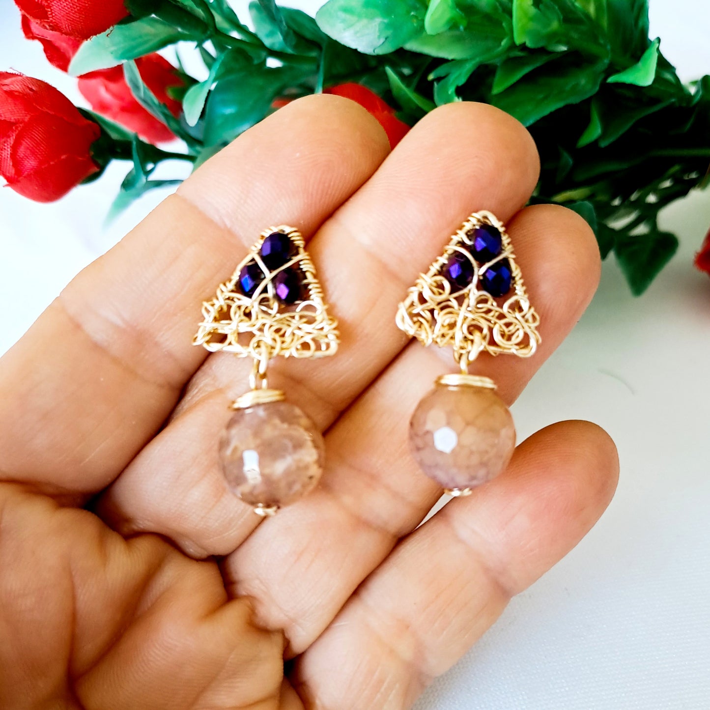 Aros Con Base en Forma de Triángulo Con Cristales Y Piedra de Ágata Colgante