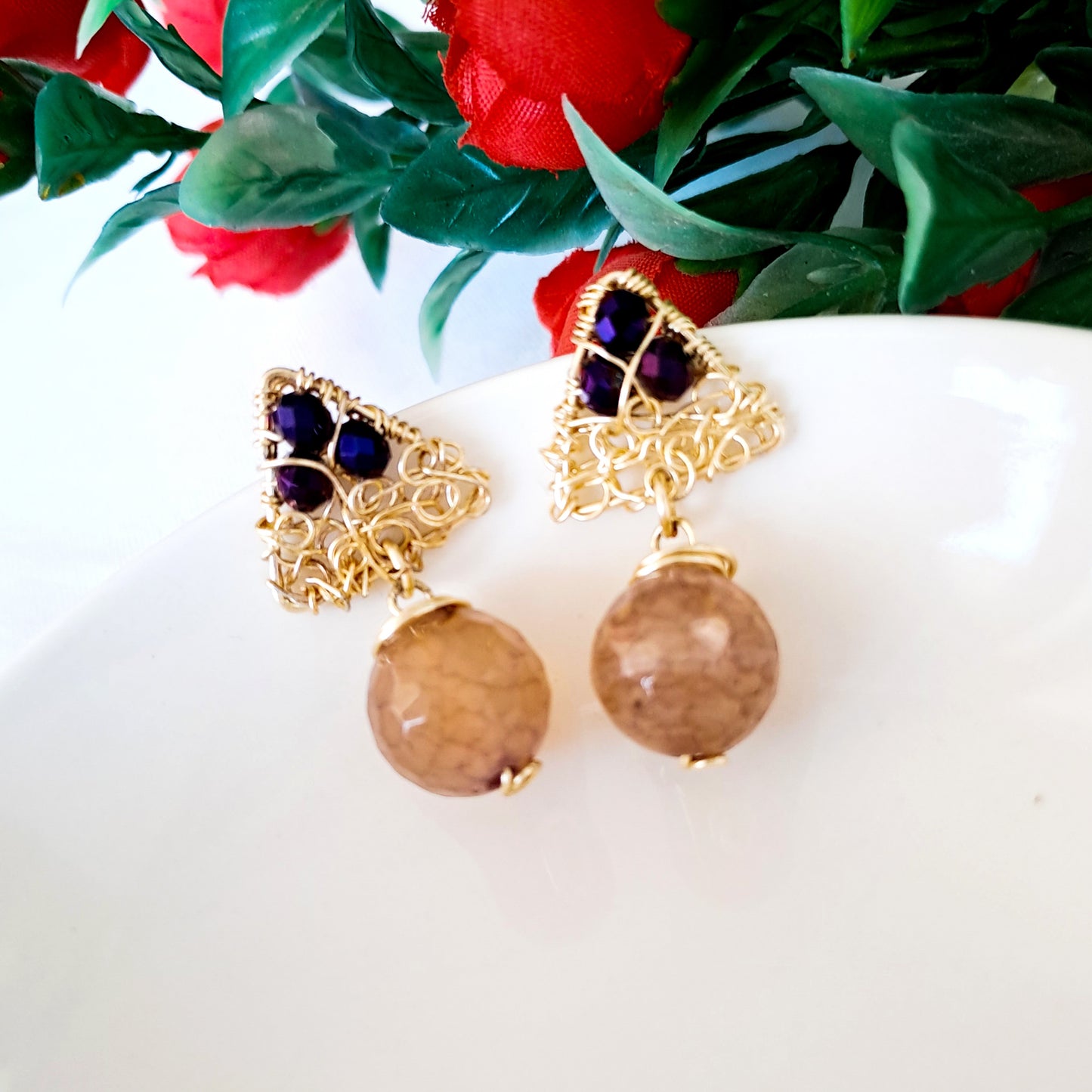 Aros Con Base en Forma de Triángulo Con Cristales Y Piedra de Ágata Colgante