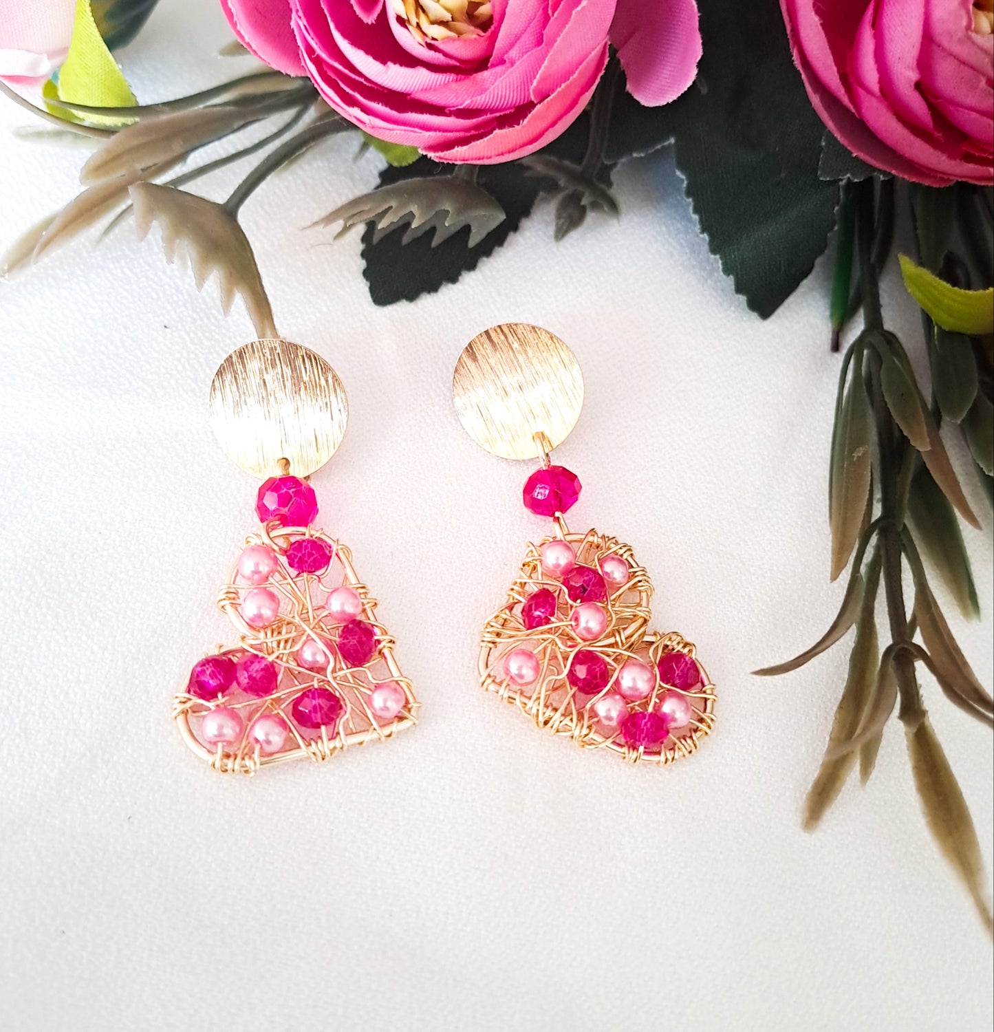 Aros en Forma de Corazón Con Entramado de Cristales y Perlas