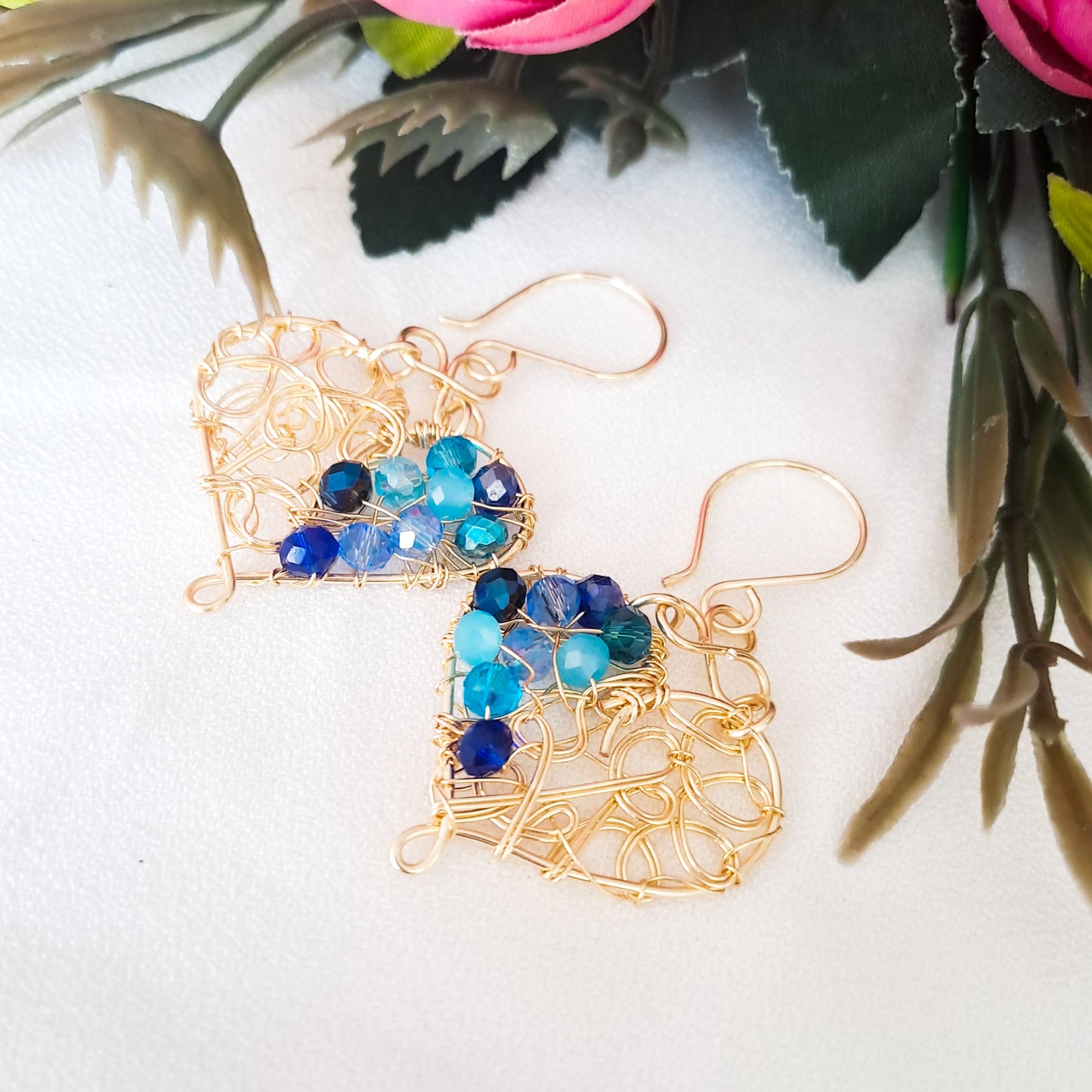 Aros en Forma de Corazón con Entramado dee Alambre y Cristales