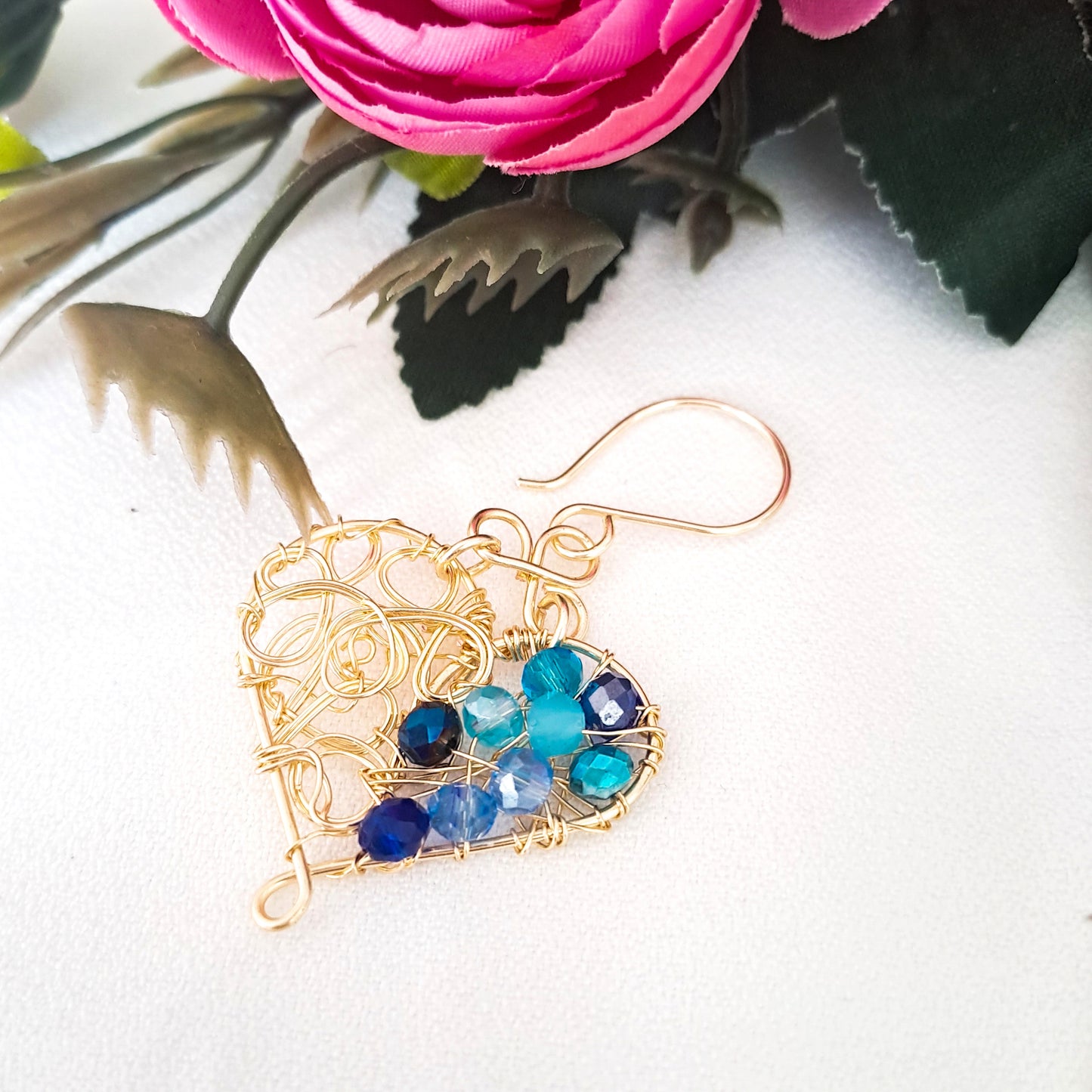 Aros en Forma de Corazón con Entramado dee Alambre y Cristales