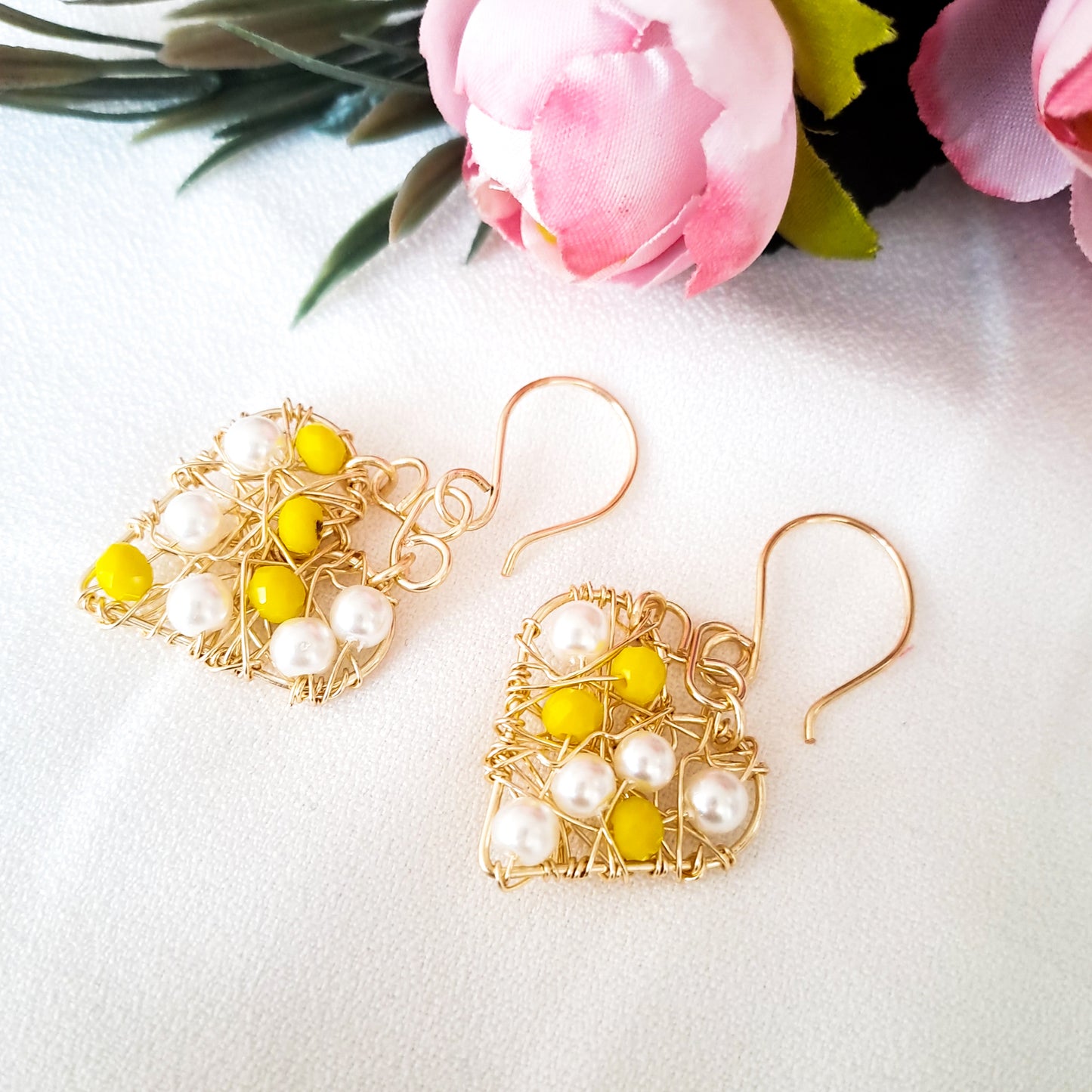 Aros en Forma de Corazón Con Cristales y Perlas