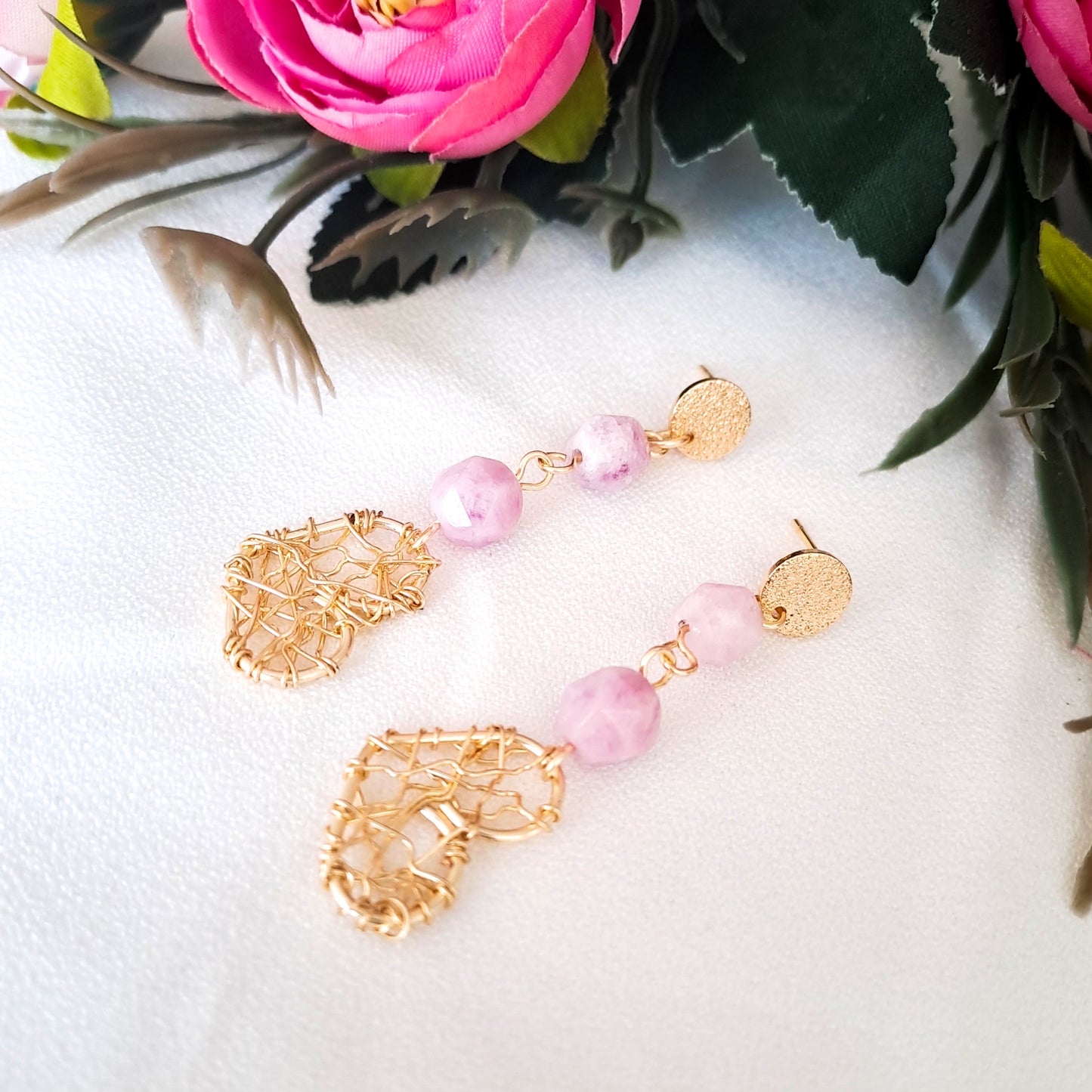 Aros Colgantes con Piedras Ágatas y Corazón de Alambre