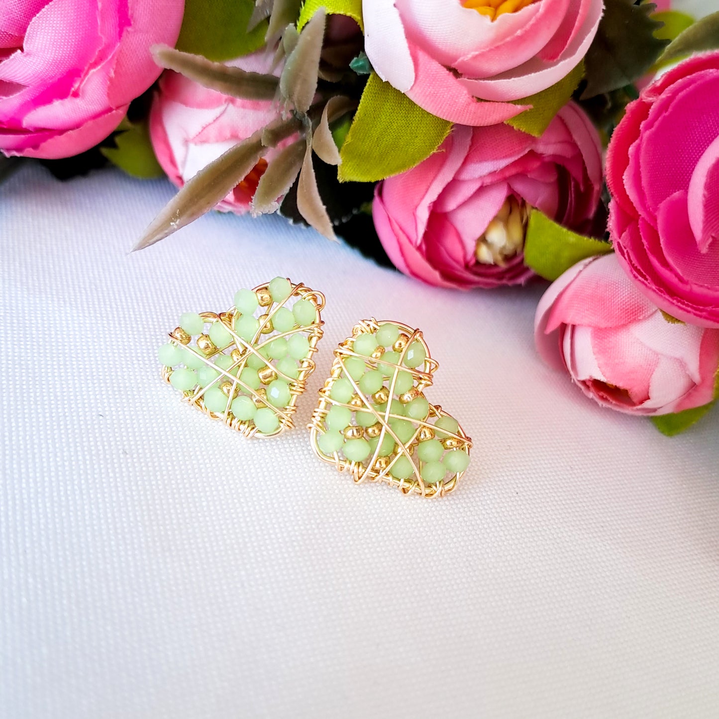 Aros Pequeños con Forma de Corazón Rellenos con Cristales