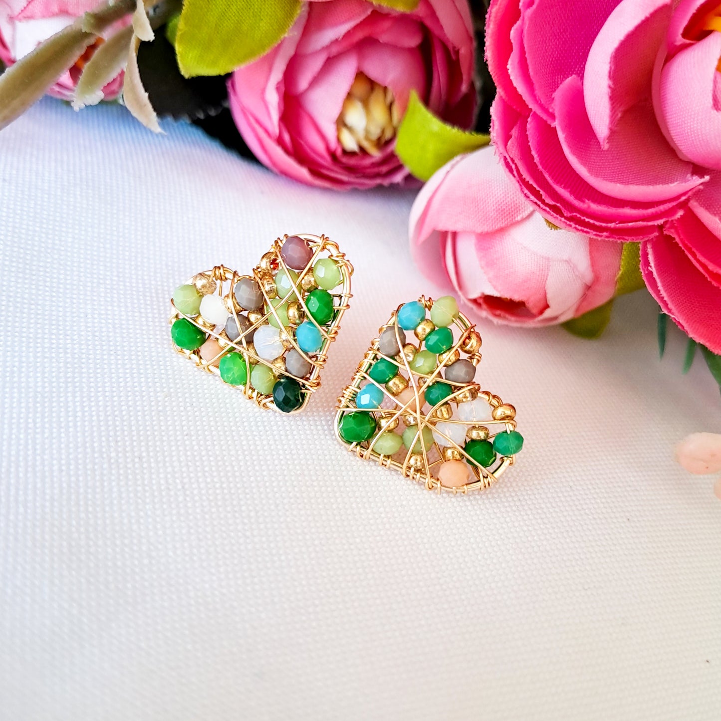 Aros Pequeños con Forma de Corazón Rellenos con Cristales