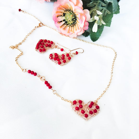 Conjunto de Colgante Y Aros en Forma de Corazon Entramados Con Cristales Checos