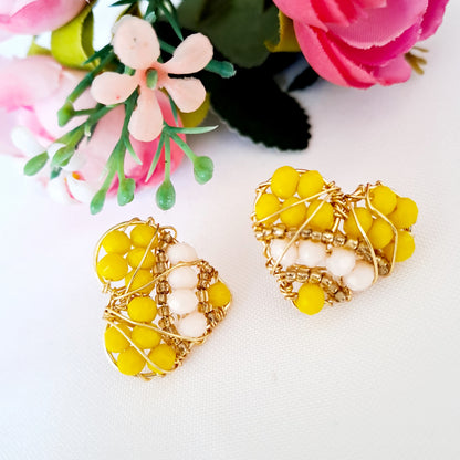 Aros Con Forma de Corazón Rellenos Con Cristales Y Perlas