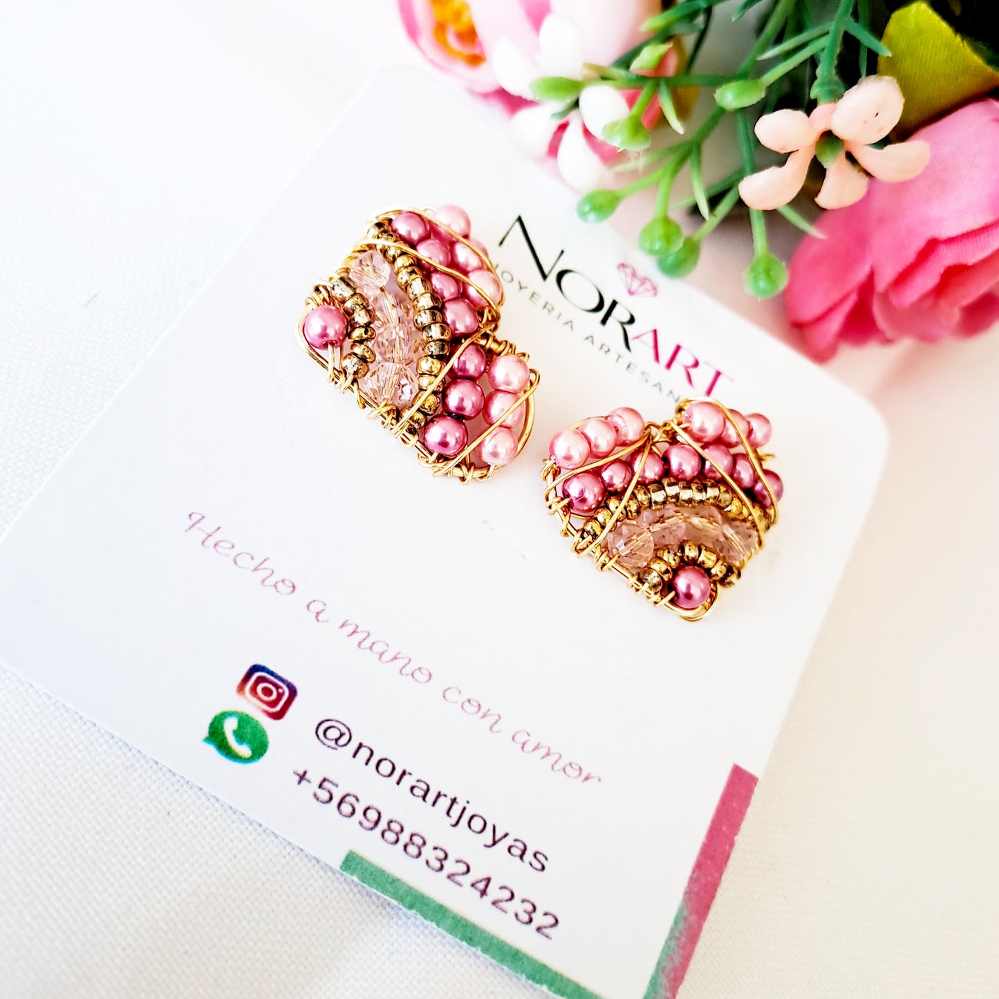 Aros Con Forma de Corazón Rellenos Con Cristales Y Perlas